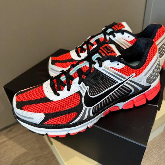 NIKE Zoom Vomero 5 SE Bright Crimson / Black - NIB sz 8.5 main image 8